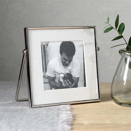 Classic Easel Photo Frame 4x4"