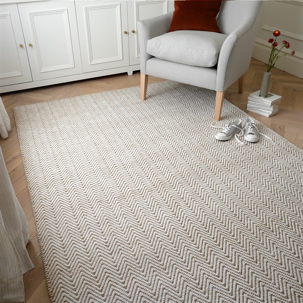 Chevron Natural Rug 160x230cm - The Cotswold Company