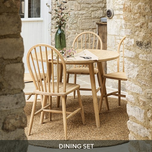 Berkeley Round Dining Table and 4 Dining Chairs