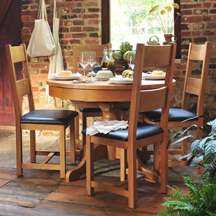 Oakland Rustic Oak 4-6 Seater Round Extending Table
