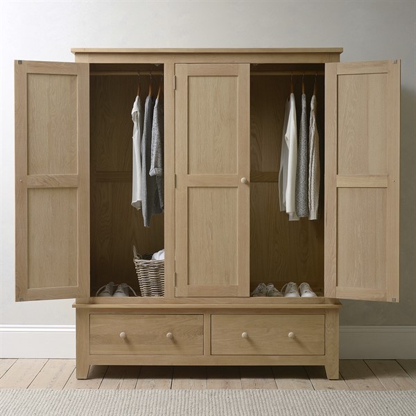 Chester Oak NEW Triple Wardrobe The Cotswold Company