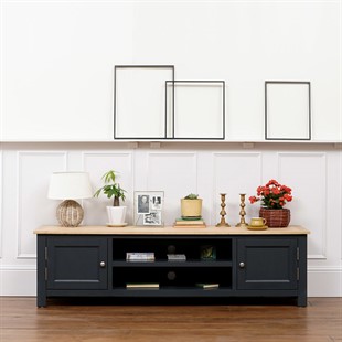 Oakland Low Wide TV Unit - up to 80" - The Cotswold Company