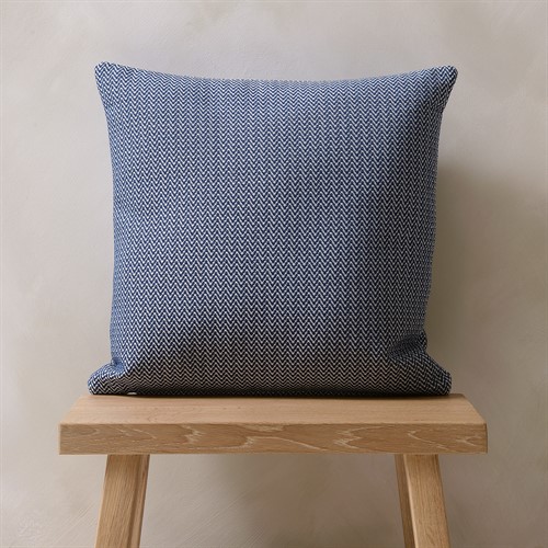 In and Outdoor Cushion Navy Chevron 43x43cm