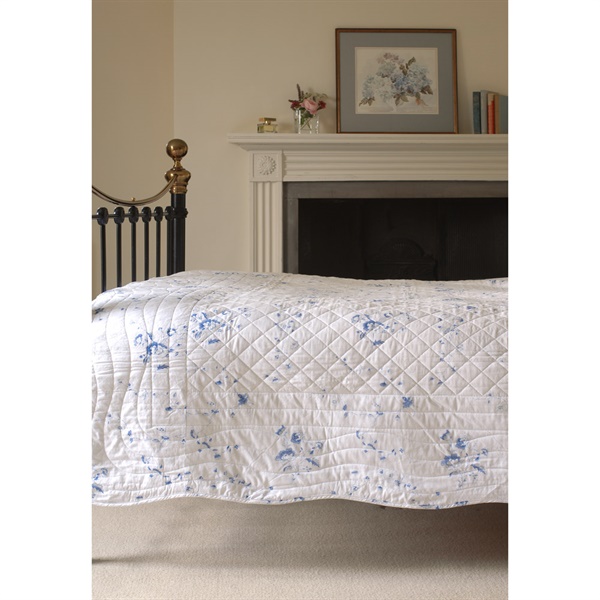Blue Floral Quilt Single The Cotswold Company